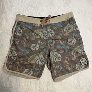 Howler Bruja board shorts